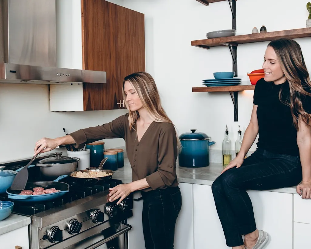 Cécile and Céline cooking together