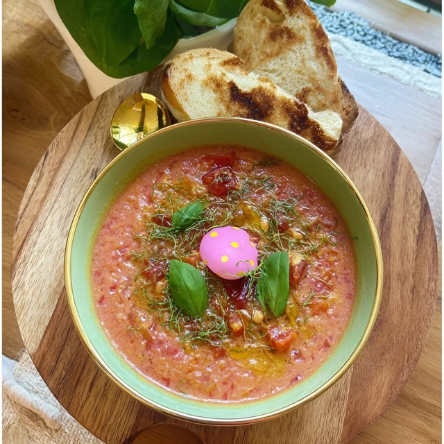 Creamy Tomato Soup : Classic Comfort Soup Recipe