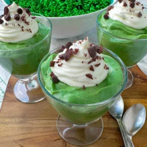 St. Patrick&rsquo;s Day Pudding Cups