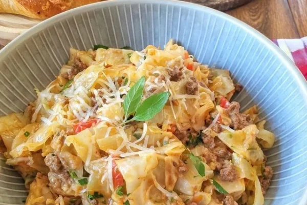 30-Minute Skillet Cabbage & Ground Beef Dinner