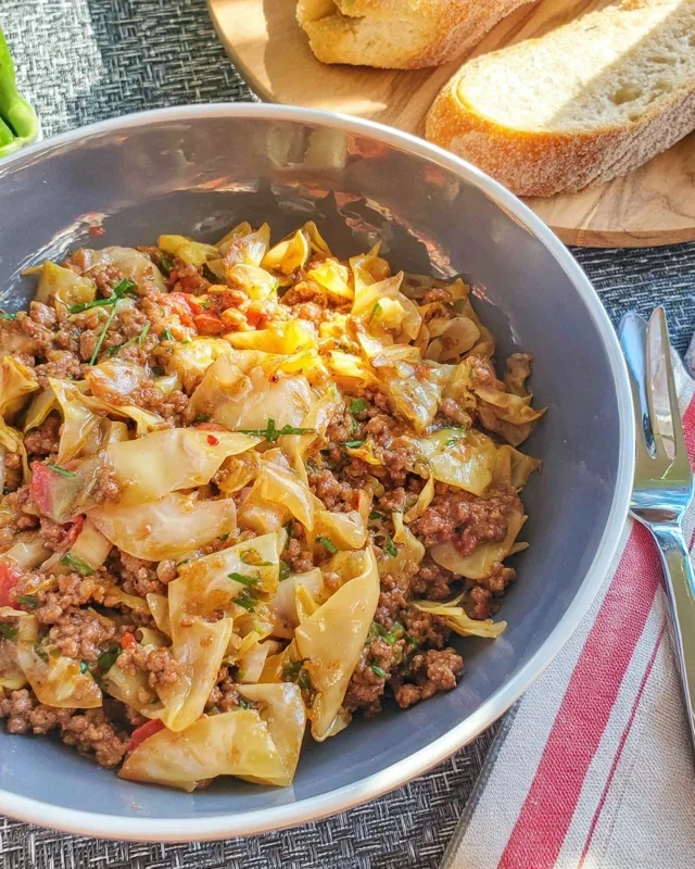30-Minute Skillet Cabbage & Ground Beef Dinner