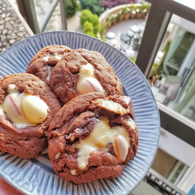 Cadbury Egg Cookies