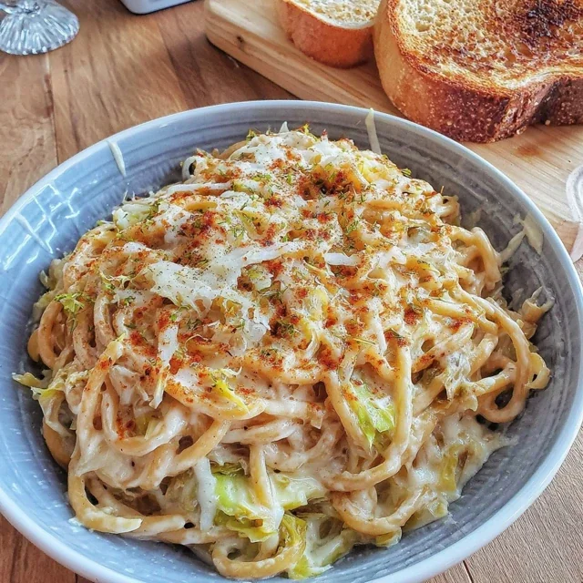 Creamy Cabbage Alfredo Pasta