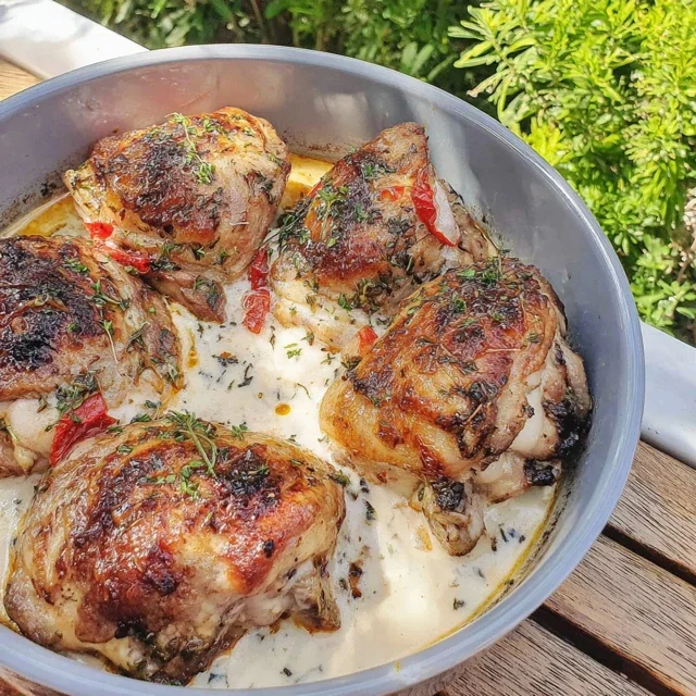 Creamy Garlic Butter Chicken Thighs
