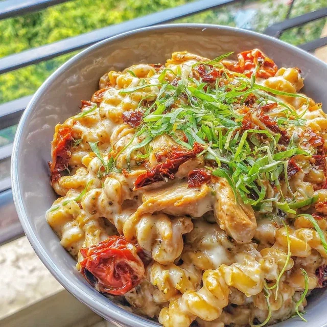 Creamy Sun-Dried Tomato Chicken Pasta