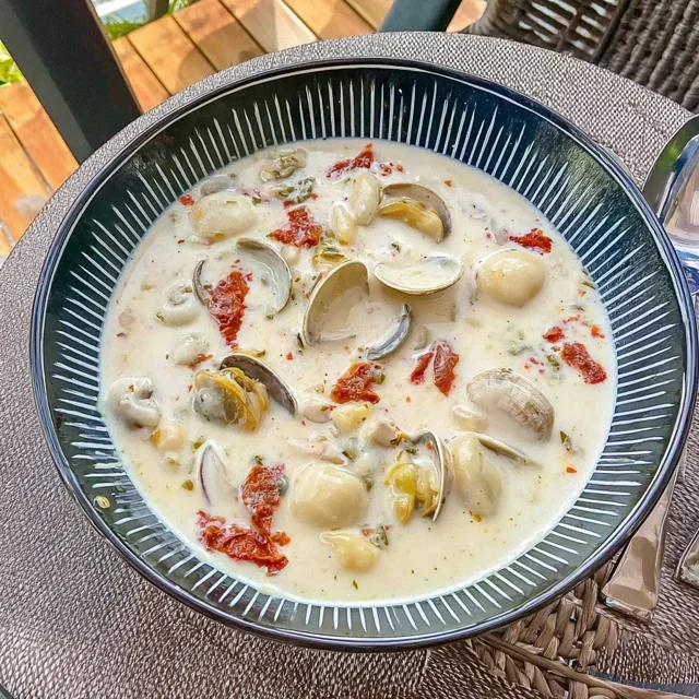 Easy Instant Pot Clam Chowder Recipe