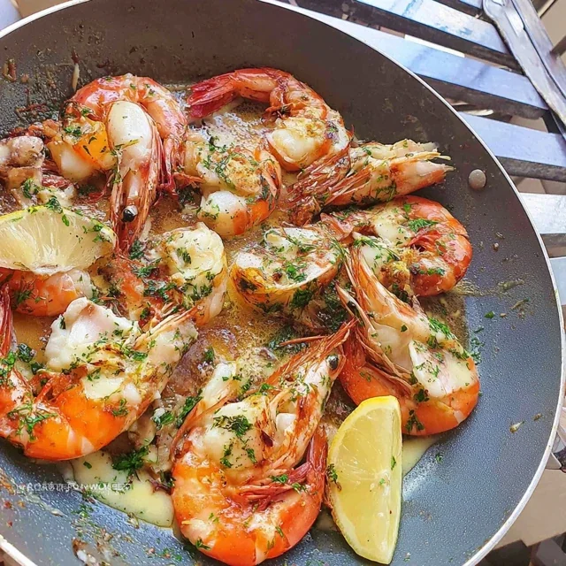 Easy Lemon Butter Shrimp Skillet