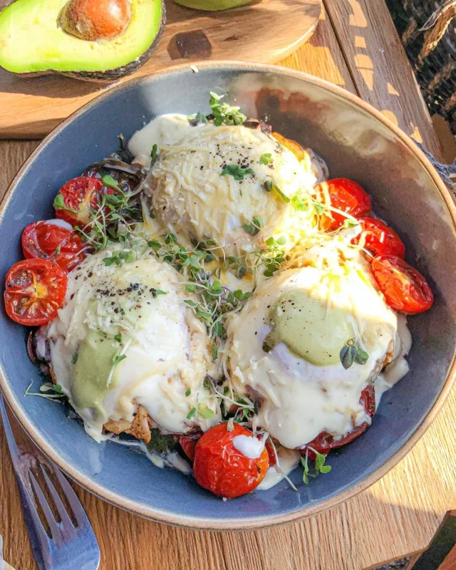 High-Protein Chicken Burrito Bowl With Avocado Sauce