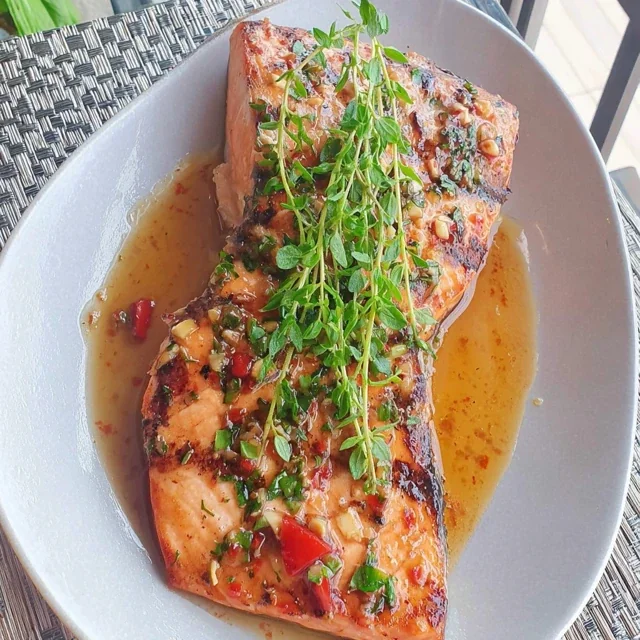 Honey Garlic Glazed Salmon