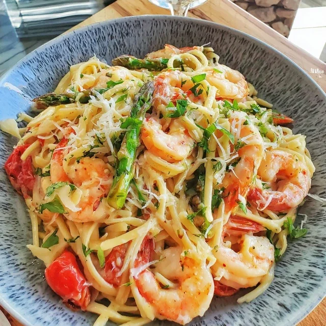 Spring Lemon Garlic Shrimp Pasta