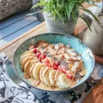 Ultimate Tropical Mango and Banana Smoothie Bowl with Chia Seeds for a Nutritious Breakfast