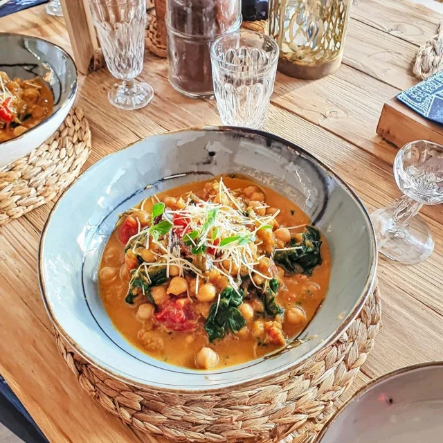Chickpea Coconut and Spinach Curry