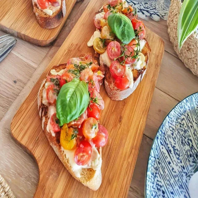 Delicious Bruschetta with Cherry Tomatoes and Fresh Basil Recipe