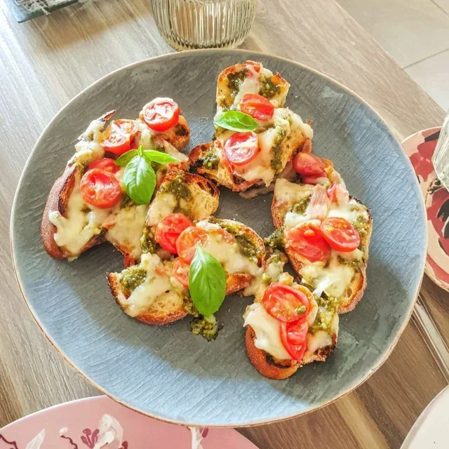 Delicious Pesto and Cherry Tomato Crostini, A Must-Try Italian Appetizer