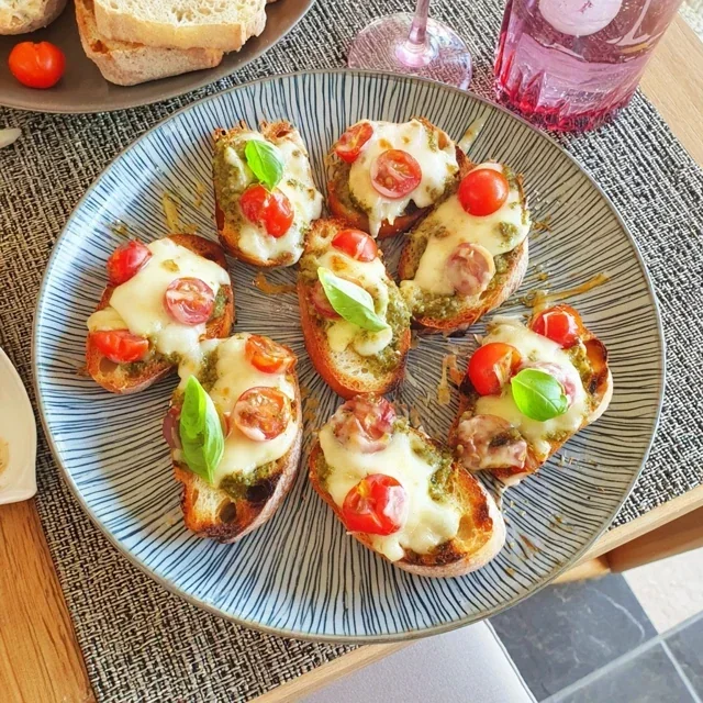 Delicious Pesto and Cherry Tomato Crostini, A Must-Try Italian Appetizer