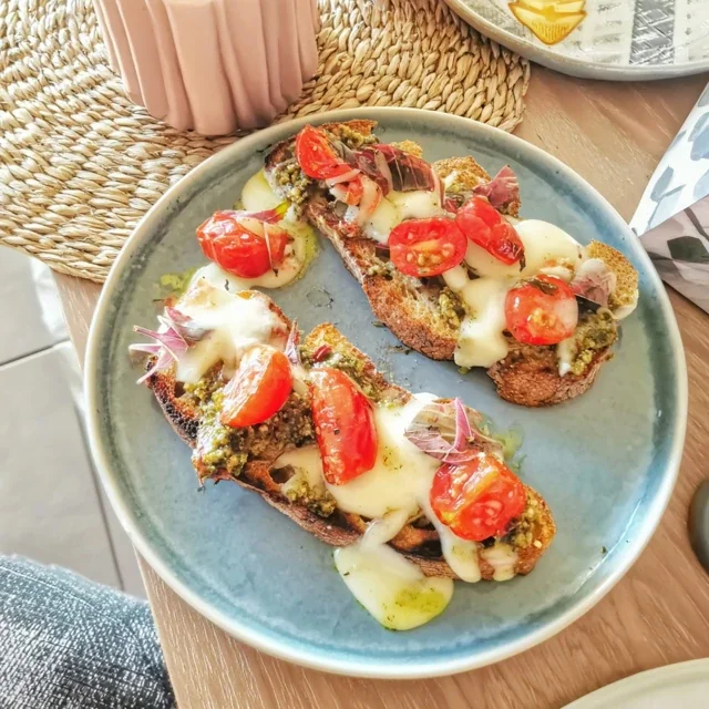 Delicious Pesto and Cherry Tomato Crostini, A Must-Try Italian Appetizer