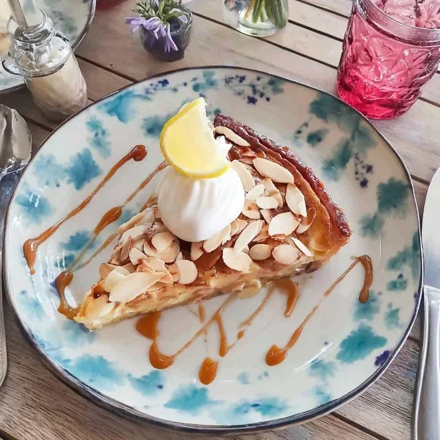 Delicious Santiago Cake Recipe, Almonds & Lemon Delight