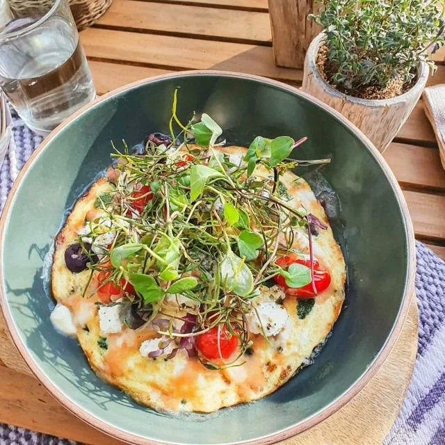 Deliciously Gourmet Omelette with Fresh Herbs and Creamy Goat Cheese Recipe