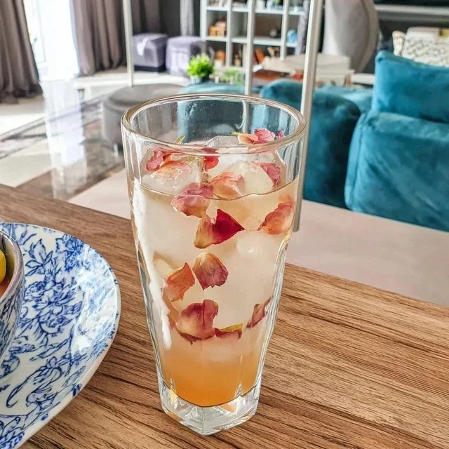 Delightfully Refreshing Rose Lemonade with Sparkling Water for Summer Bliss