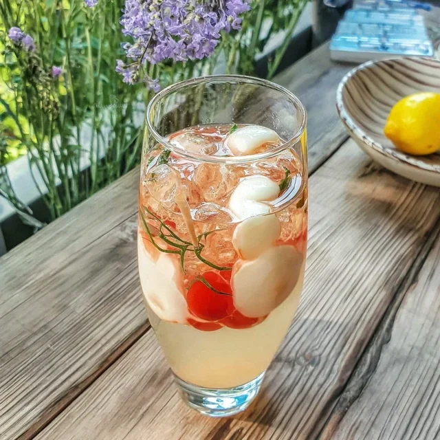 Delightfully Refreshing Rose Lemonade with Sparkling Water for Summer Bliss