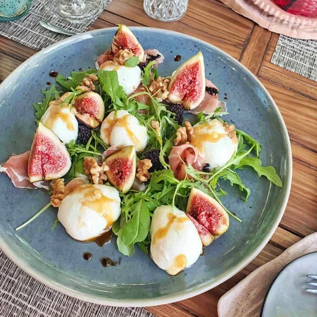 Irresistible Burrata, Fig, and Arugula Appetizer, The Perfect Apéro Plateau