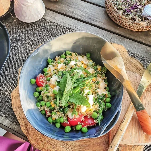 Refreshing Quinoa Salad with Peas and Mint - A Healthy and Flavorful Delight
