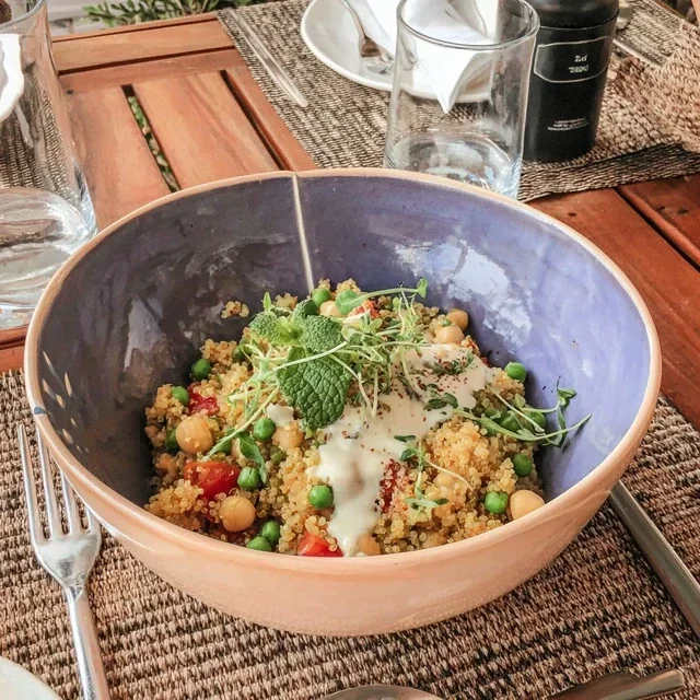 Refreshing Quinoa Salad with Peas and Mint - A Healthy and Flavorful Delight