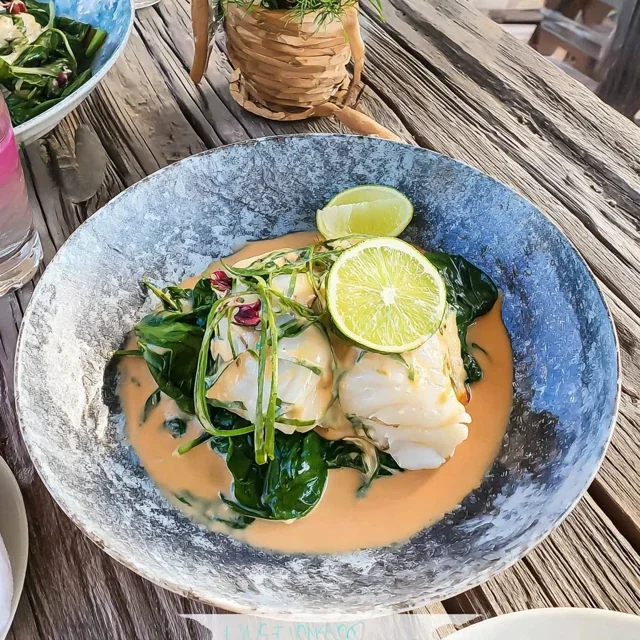 Steamed Cod Fillets with Spinach and Lime