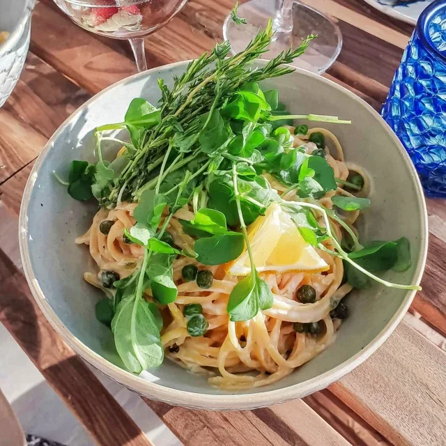 Zesty Lemon Pasta with Fresh Peas, A Fresh and Flavorful Delight